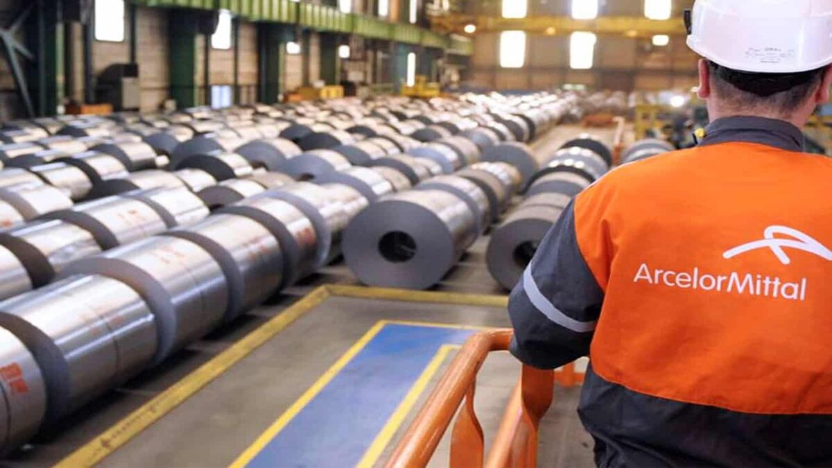A companhia do ramo da siderurgia ArcelorMittal está com processos seletivos e inscrições abertas para as vagas de emprego disponíveis em diversos cargos, visando atrair profissionais qualificados para a empresa