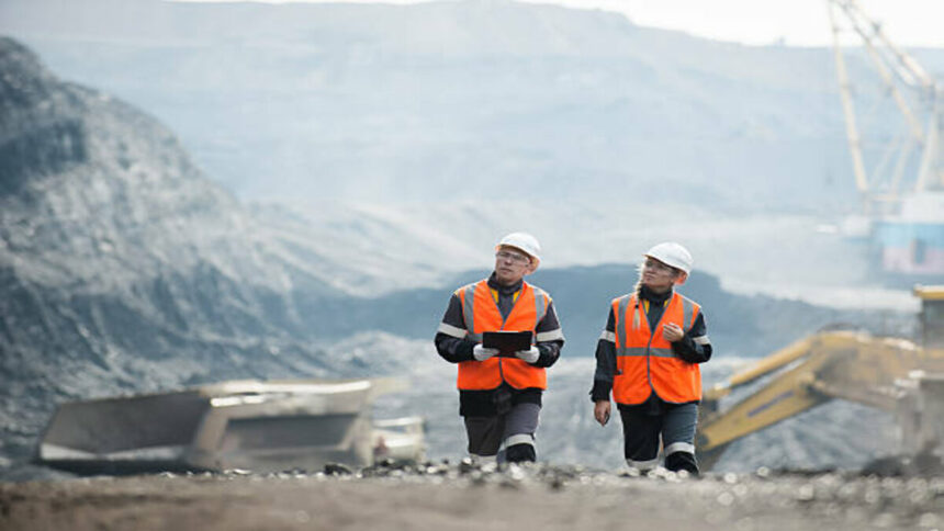 Os trabalhadores interessados nas vagas de emprego disponíveis no setor da mineração já podem realizar as inscrições nos processos seletivos para começar a concorrer aos postos de trabalho disponibilizados