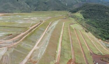 A Vale pretende iniciar já neste ano as obras de descaracterização da barragem Doutor, em Minas Gerais, para garantir mais segurança na mineração, e irá investir na contratação de trabalhadores locais para as vagas de emprego