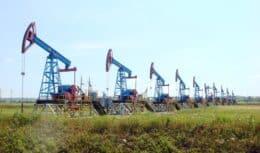 campos terrestres de petróleo